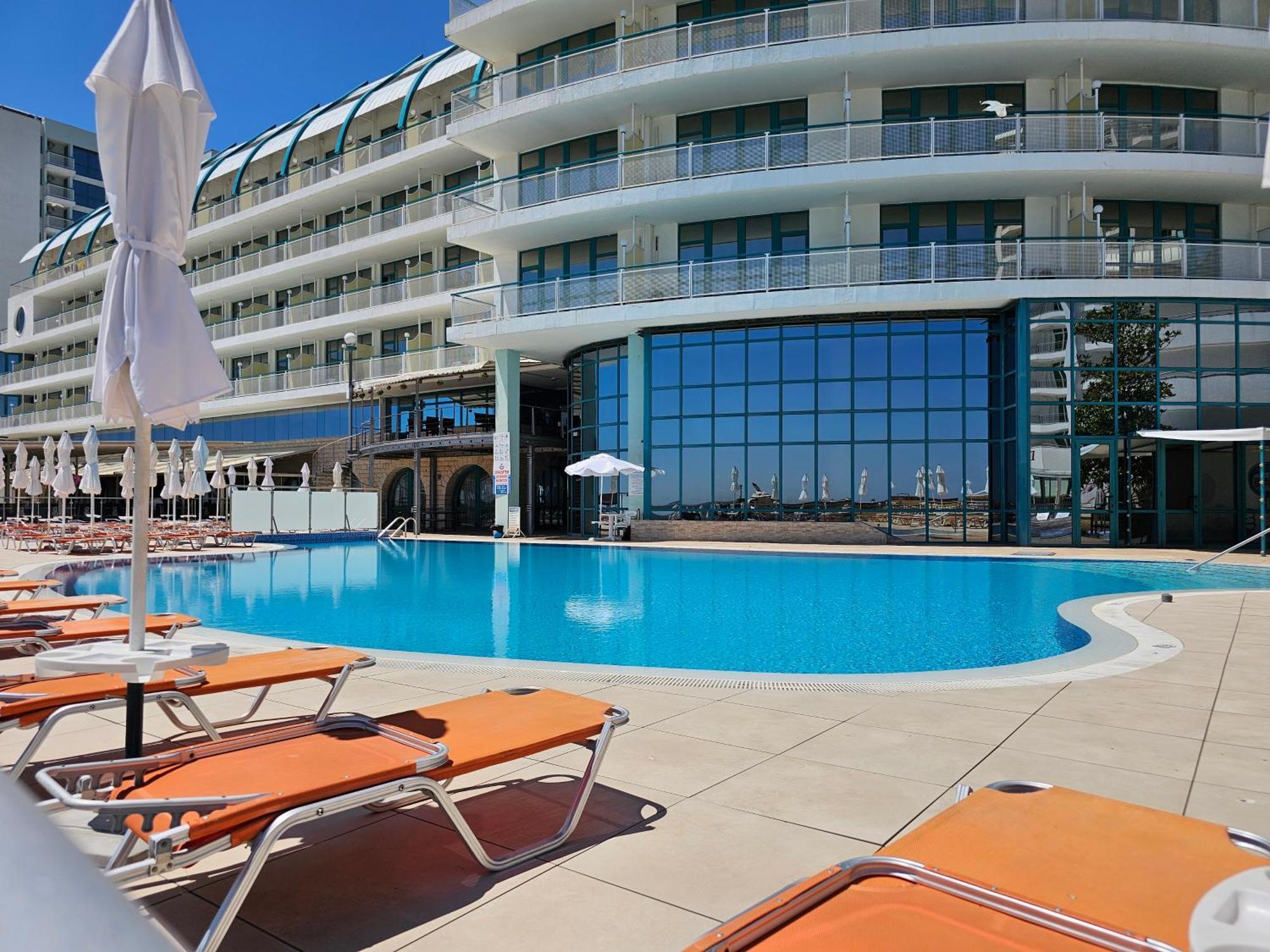 Europroperties Berlin Appartamento Varna